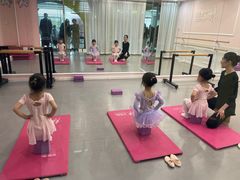 -炫艺舞蹈培训中心(枫尚奥特莱斯店)