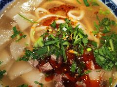 招牌骨汤牛肉面-西部马华清真兰州牛肉面·烧烤夜市(三里河店)