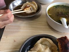 -黄阿姨锅贴大王(万航渡路店)