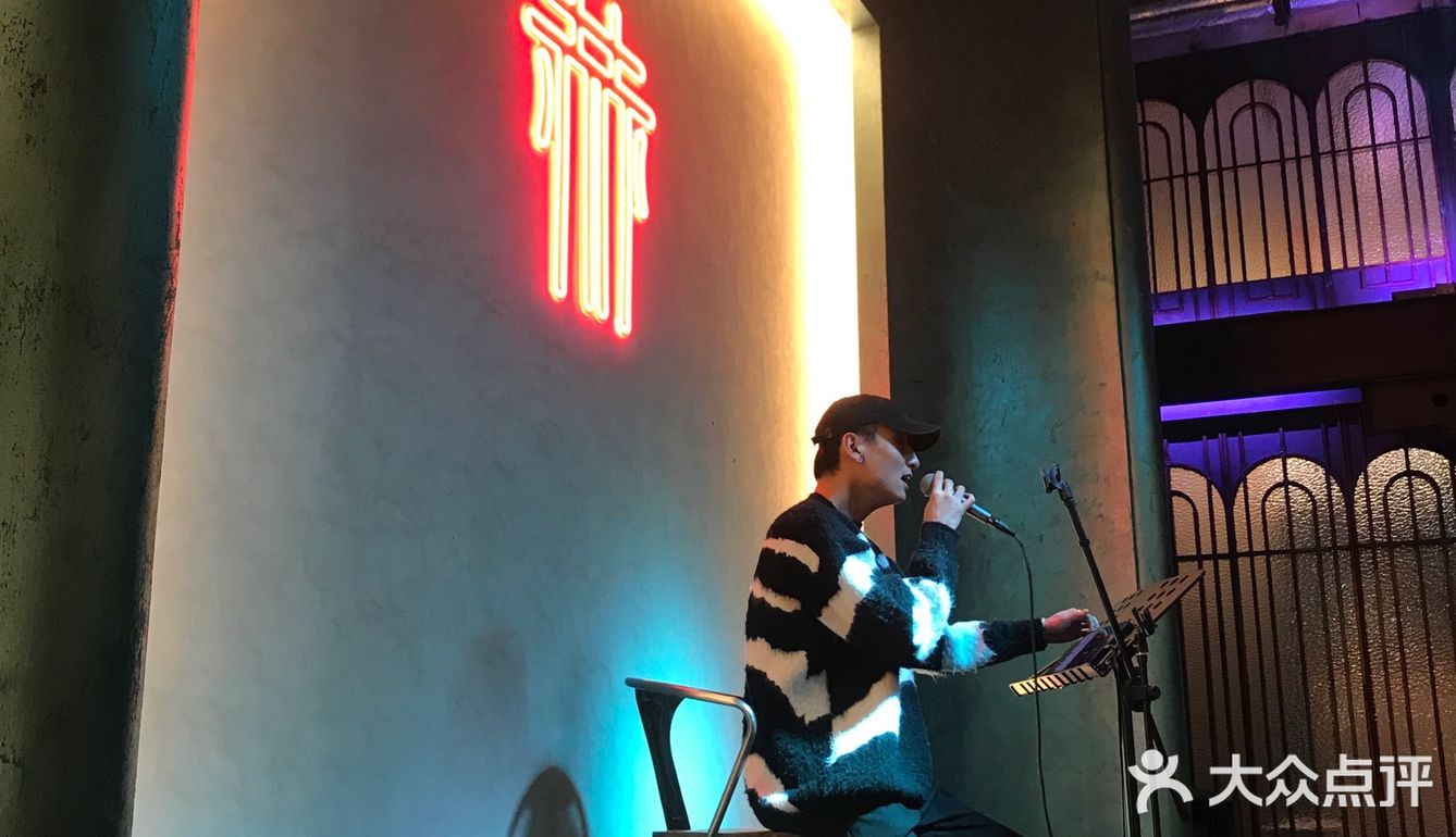 曲江环境棒棒还有驻唱小哥哥的精酿西餐厅～