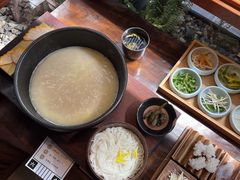 -银米·云南传统过桥米线(双廊黑金冠店)