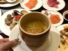 -广州万富希尔顿酒店·感趣自助餐厅·金秋蟹宴生蚝海鲜刺身