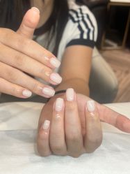 -花岐款式专研健康美甲沙龙