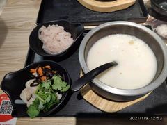 石锅孖宝-渔米丰·广府鱼汤米线(光明广场店)