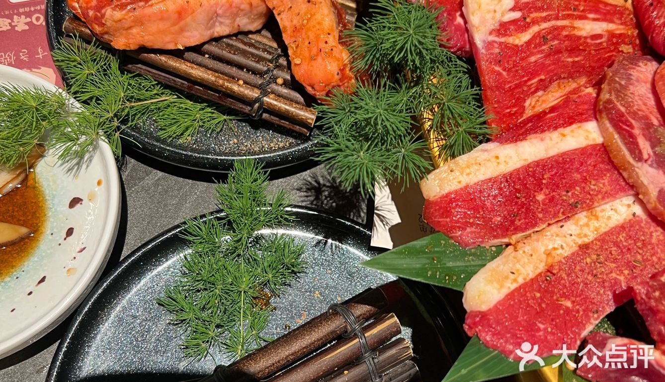 位置在5楼金安国际，刚进店面的环境是很大的