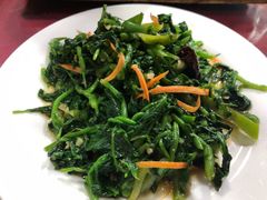 拌野菜-北京龙庆四季香农家饭庄·灶台鱼·碳烤虹鳟鱼(龙庆峡店)