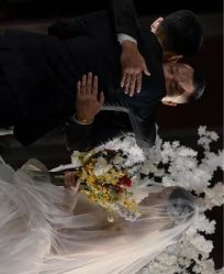 点击看大图 -GRACE KELLY婚纱与礼服(北京店)
