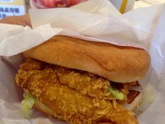 麦辣鸡腿汉堡-麦当劳(总统大酒店店)