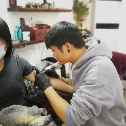 -龙之吻专业刺青·手工耳洞·纹身去色