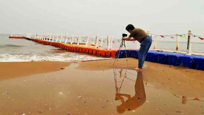 南戴河海滨浴场-"以前都是境外度假,现在出不去,智能来这里.