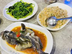 -四川小胡子海鲜(丁村万人海鲜广场店)