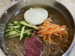 -拌来拌去石鍋拌飯(文鼎店)