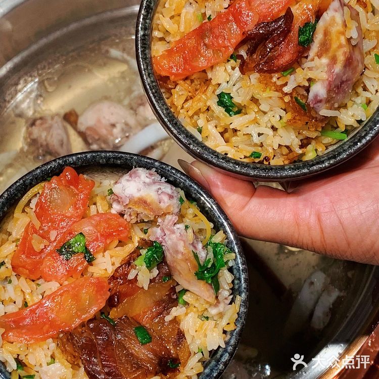 商场里的性价比椰子鸡✔️连喝了三大碗汤[偷笑]