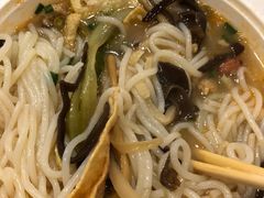-丽丽三鲜螺蛳粉(田林路店)