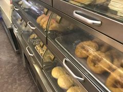 面包甜点陈列柜-椰香超级饼屋