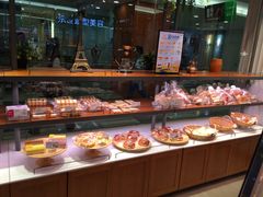 面包甜点陈列柜-巴黎贝甜(五月花广场店)