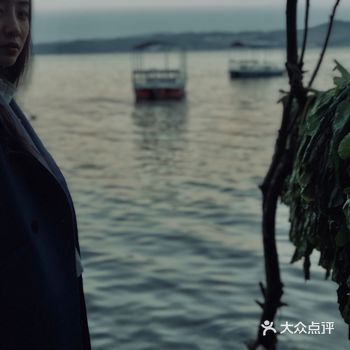 找到了这家。爱了！性价比超级高。并且，一级湖景房