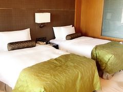 -上海滴水湖皇冠假日酒店