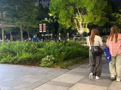 -瑞虹新天地月亮湾
