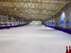 -乔波室内滑雪场