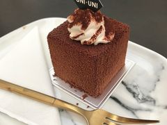 -UNI UNI(环亚凯瑟琳店)