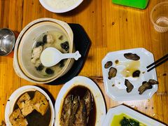 -山里人家土菜馆(茅山店)