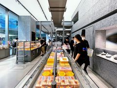 自助取餐区-好利来(上海虹桥新天地Lab主题店)