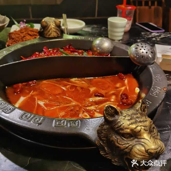 袁老四重庆老火锅(雨花亭店)西红柿鸳鸯火锅底料图片