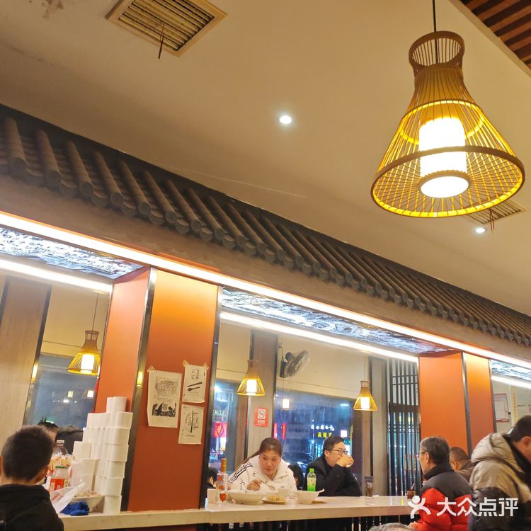 开封人都知道的胡辣汤！！最好吃的水煎包👀