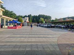 -窦店服务区-停车场