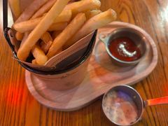 炸薯条配黑松露酱-1886德国汽车餐厅(外滩中央店)