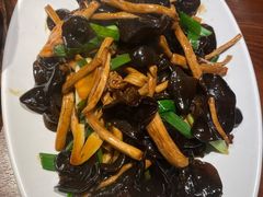 木耳炒茶树菇-老板恋上鱼(高新万达店)