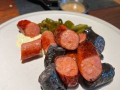 烤肠拼盘配酸黄瓜-West10 西拾·西餐厅·创意菜(未来科技城店)