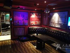 -环球梦主题KTV(曲阳生活购物中心店)