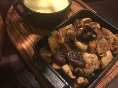 -恰餐厅及酒吧 CHAR Bar & Grill (北京丽都皇冠假日店)