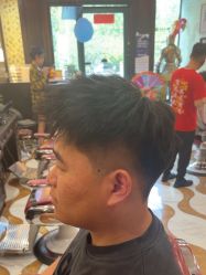 -东方先生国潮男士理发馆
