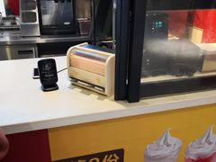-麦当劳(世界城广场店)