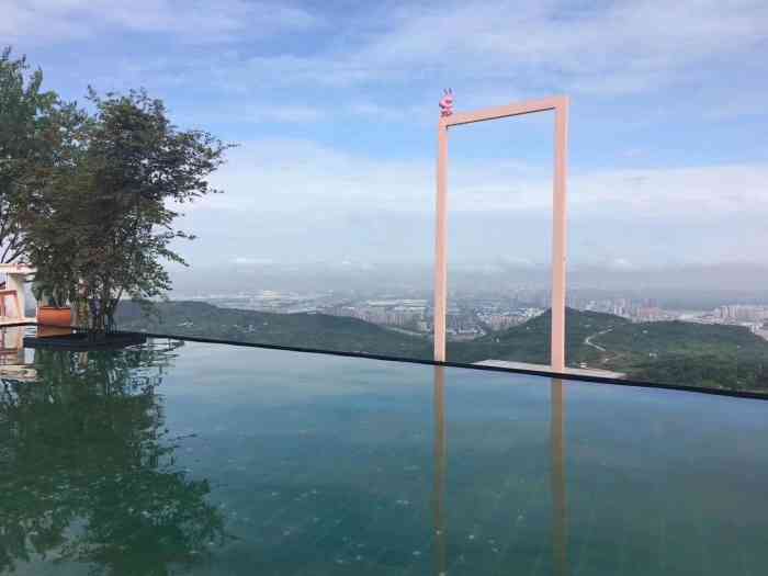 awaits wind等风来-"龙泉山的网红店周末超级难预定,想订其他家.