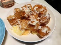 鬼马鲜果虾球-港丽餐厅