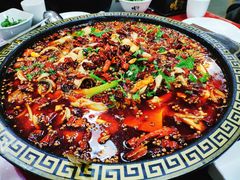 -烧哥美蛙肥肠鱼火锅·十五年社区店