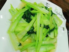 清炒油麦菜-清真·伊清阁餐厅