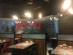 卡座-还是那家•秘制活鱼现烤•香辣美蛙(独墅湖邻里中心店)
