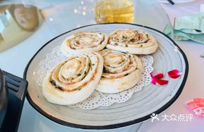 Milk Fragrant Scallion Oil Cake