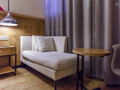 -柏曼酒店(广州天河体育中心林和西地铁站店)