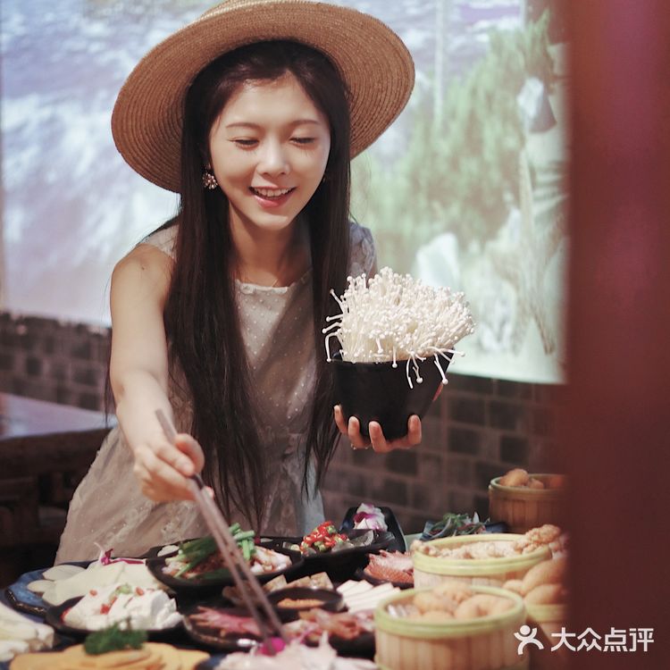 这是吃夜宵的节奏吗？老板真幸福