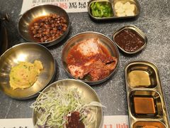 -草家酱蟹炭火烤肉店(珲春南路二店)