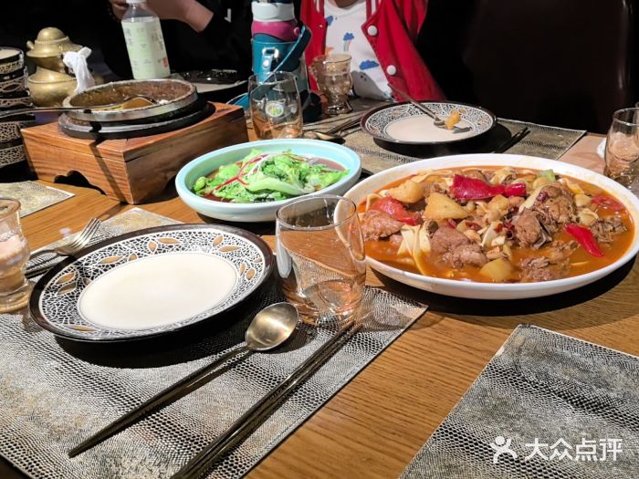 迪拜杭州风味音乐餐厅(杭州首店 湖滨步行街店)图片