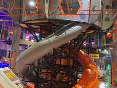 -嗨翻Hi-Fun竞技主题乐园·蹦床亲子生日轰趴(国光1937店)