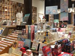 -猫的天空之城概念书店(杭州南宋御街店)