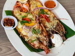 -东海岸人工湖美食村